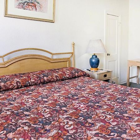 Oyo Historic Cameron Hotel Brownsville I-69E Ngoại thất bức ảnh