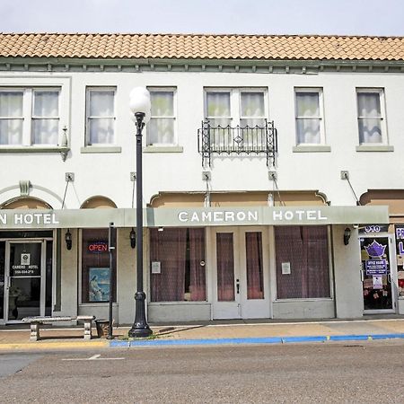 Oyo Historic Cameron Hotel Brownsville I-69E Ngoại thất bức ảnh
