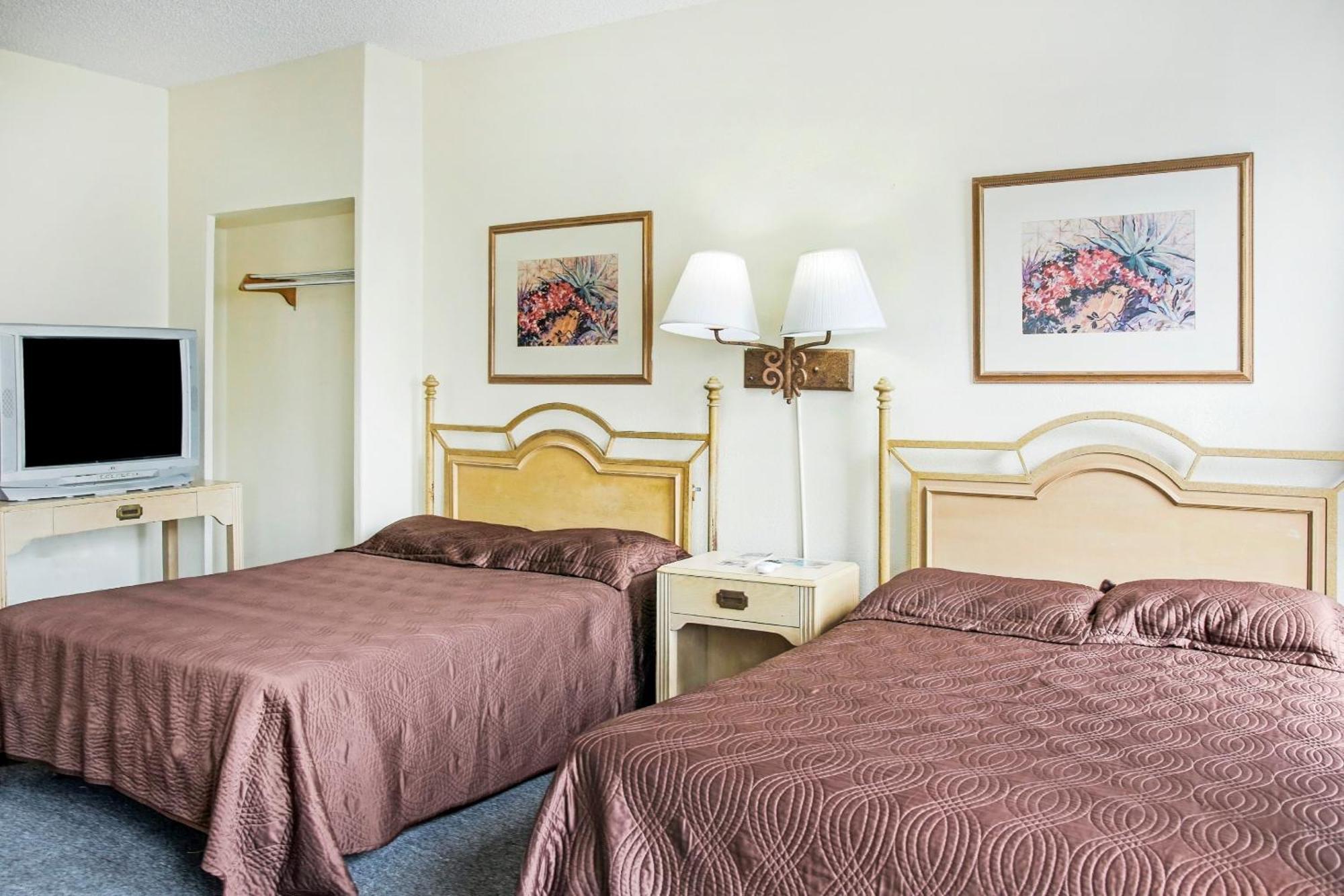 Oyo Historic Cameron Hotel Brownsville I-69E Ngoại thất bức ảnh