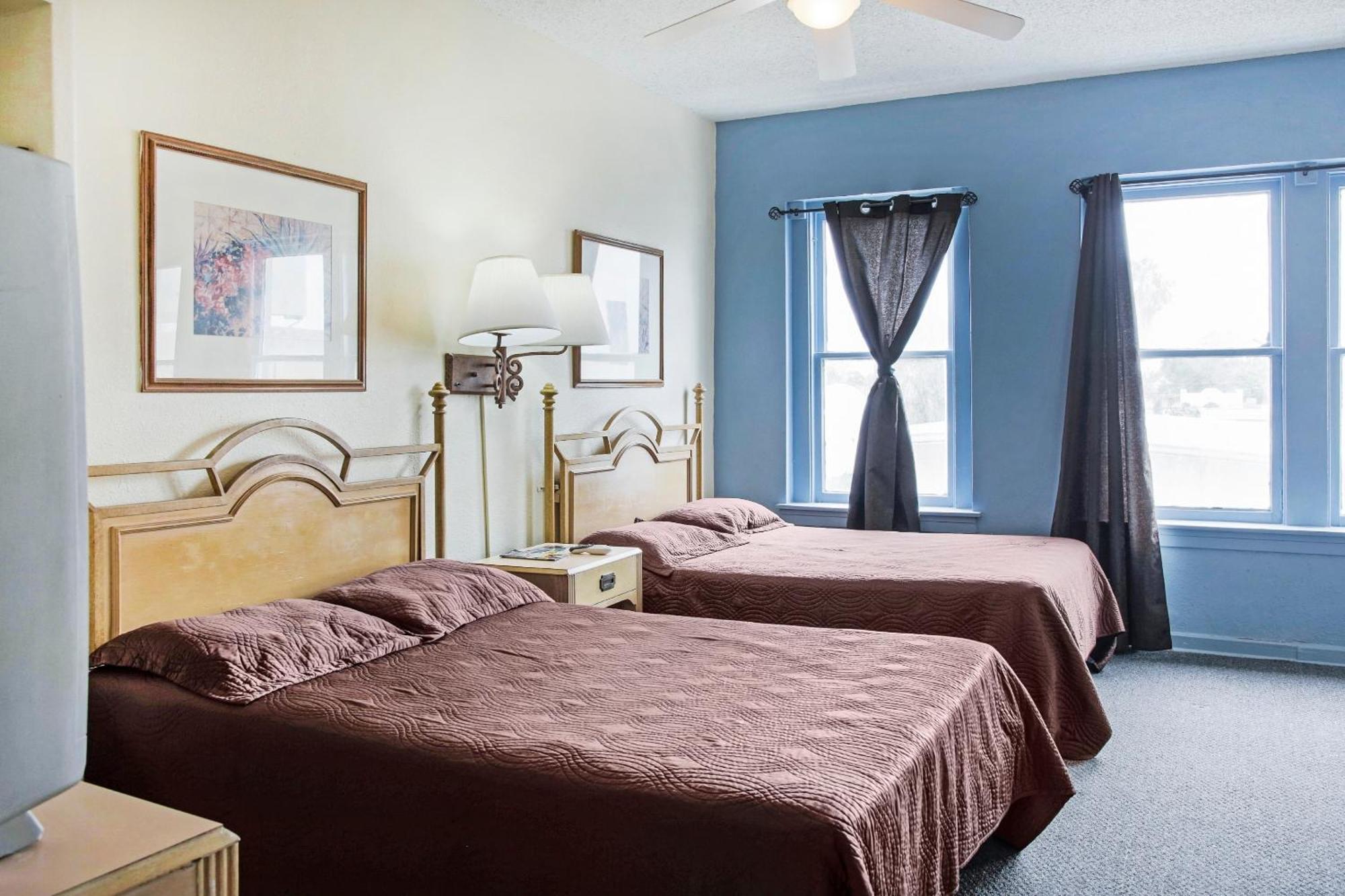 Oyo Historic Cameron Hotel Brownsville I-69E Ngoại thất bức ảnh