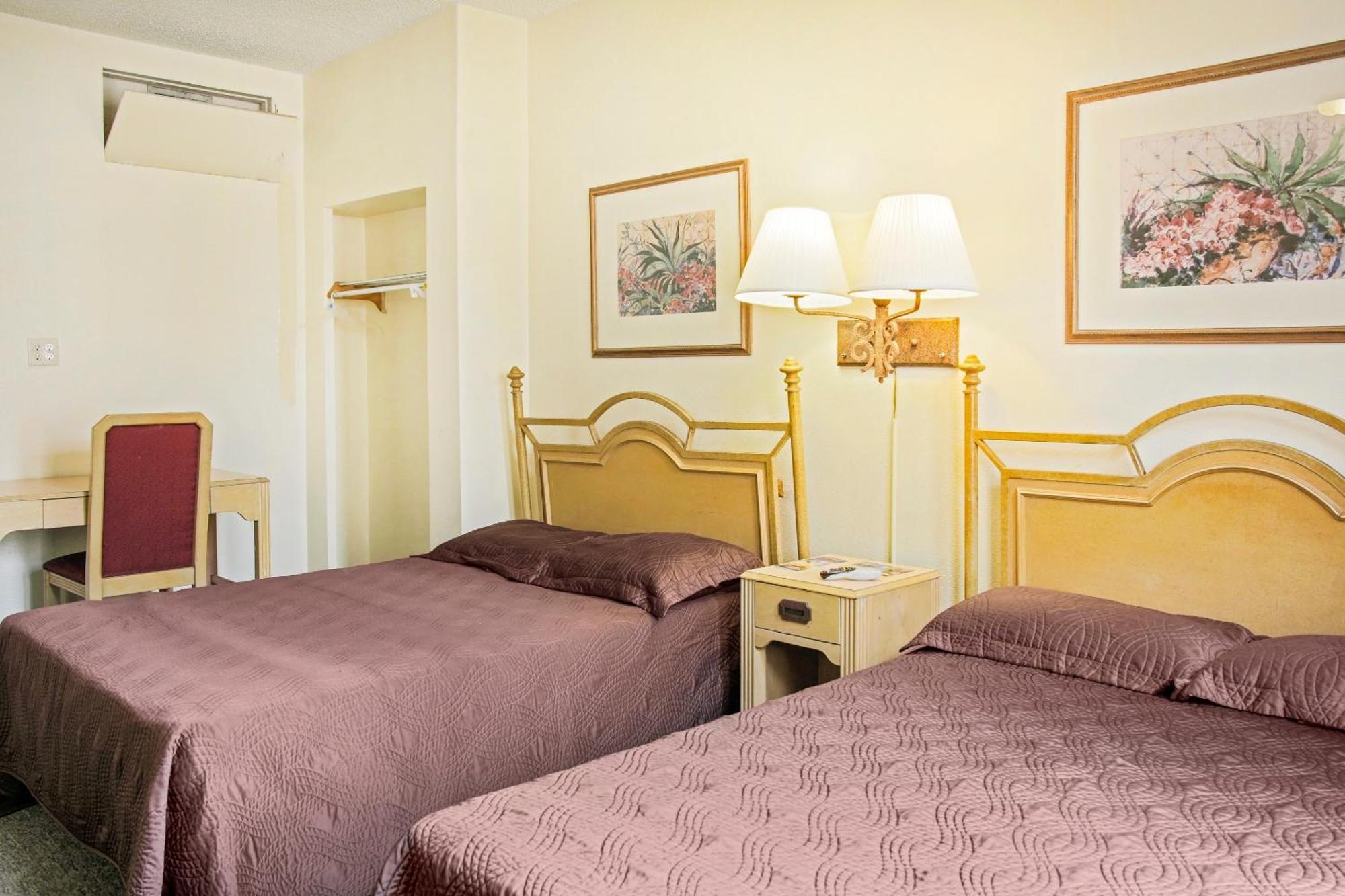 Oyo Historic Cameron Hotel Brownsville I-69E Ngoại thất bức ảnh