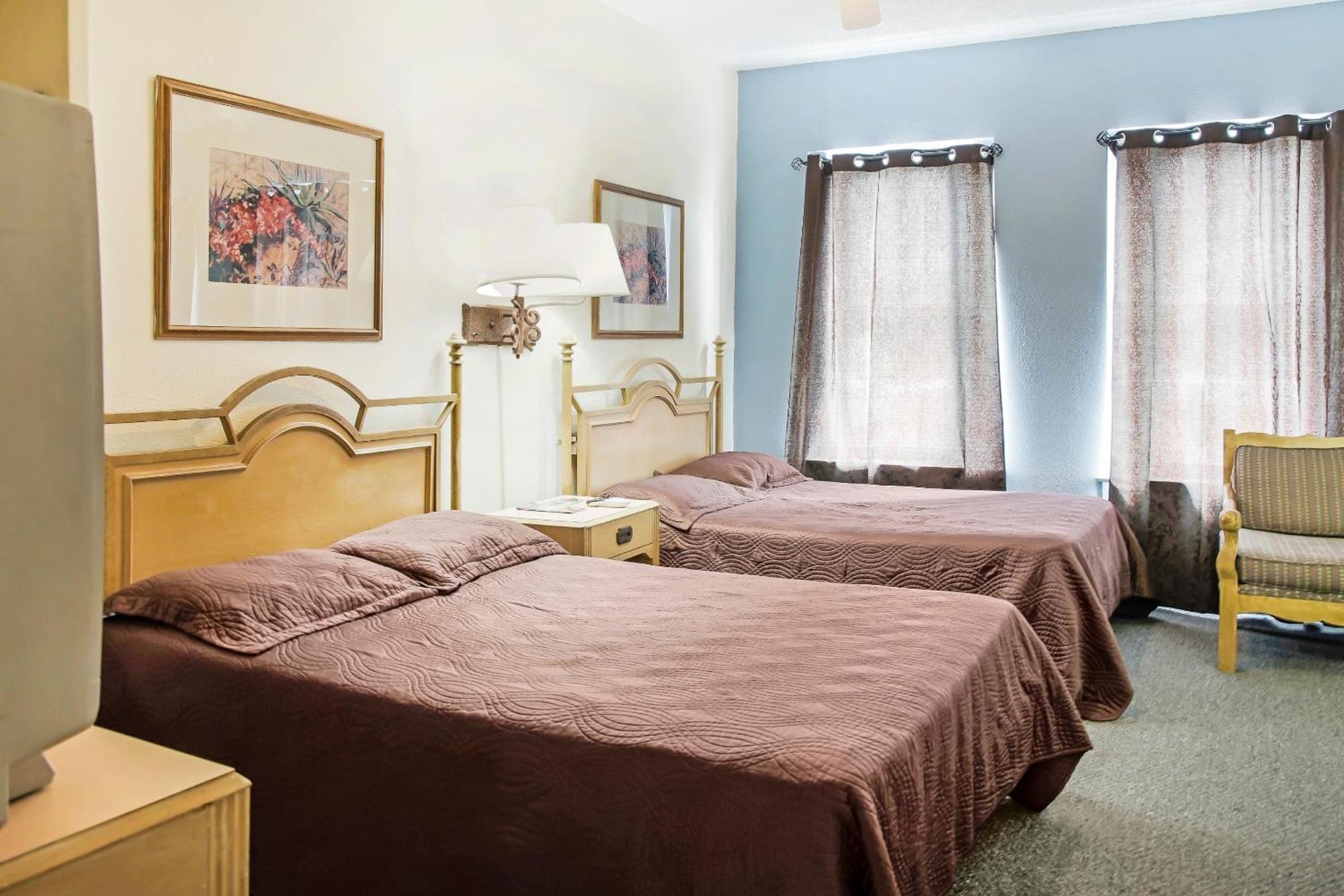 Oyo Historic Cameron Hotel Brownsville I-69E Ngoại thất bức ảnh