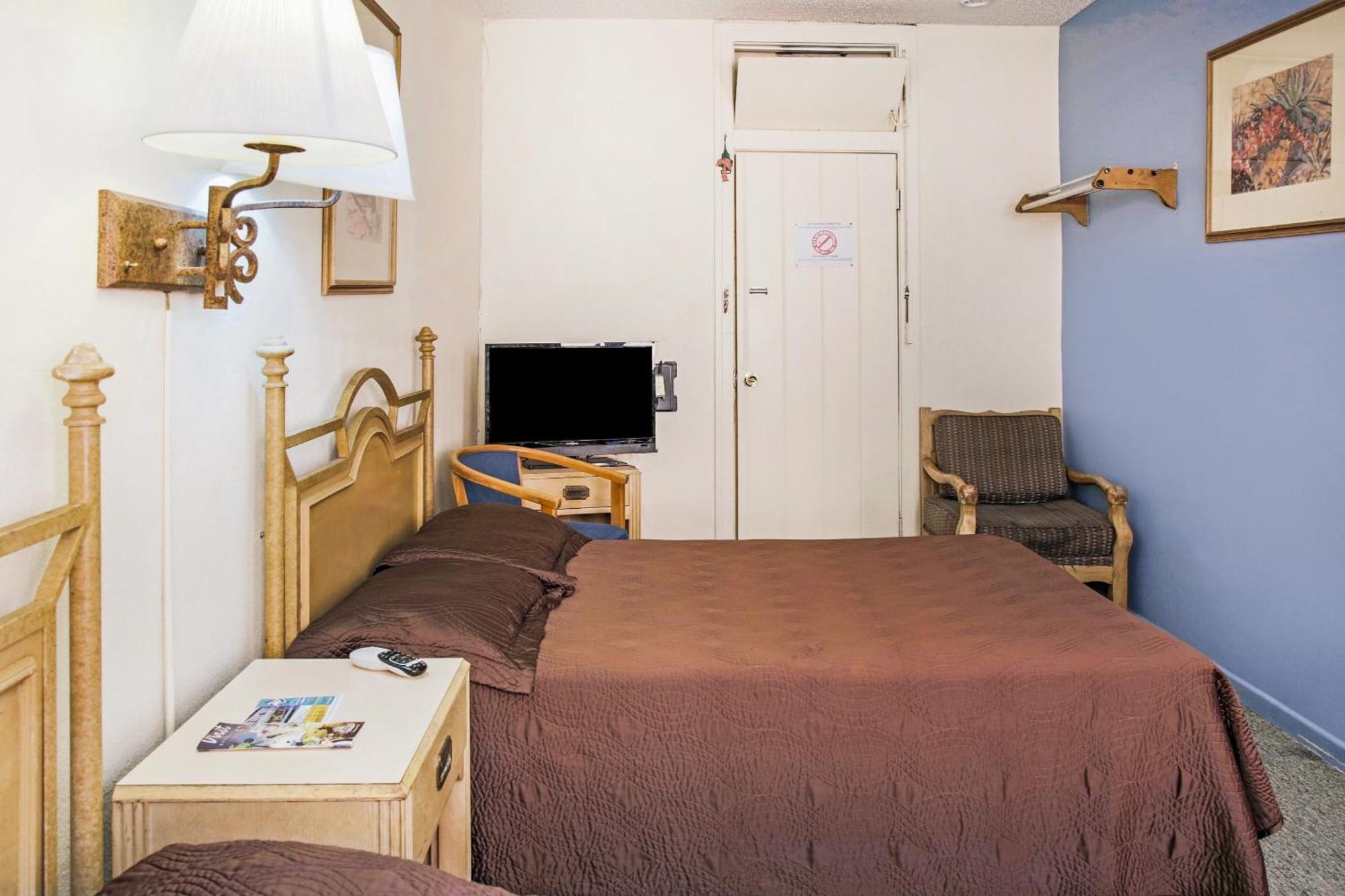 Oyo Historic Cameron Hotel Brownsville I-69E Ngoại thất bức ảnh