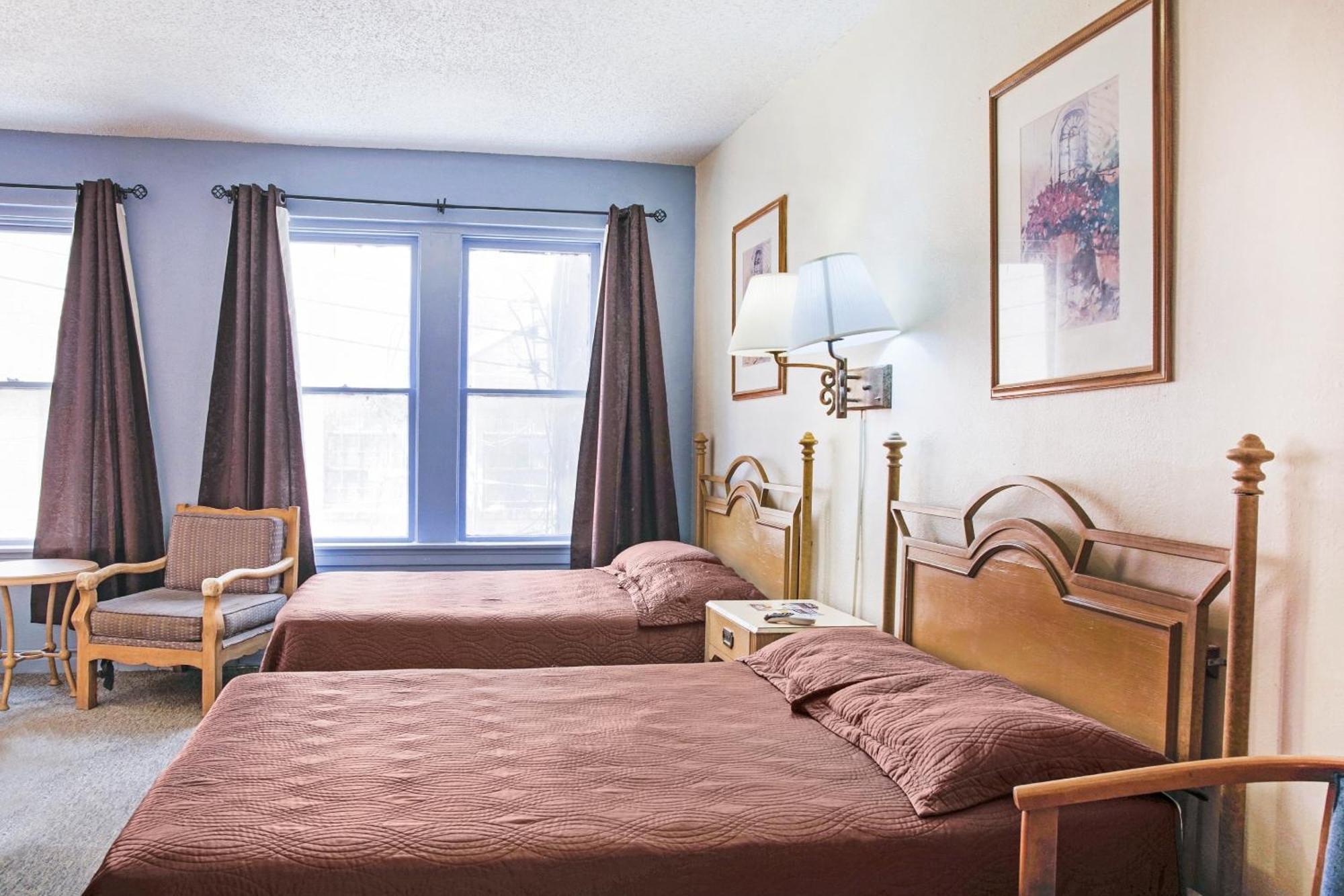 Oyo Historic Cameron Hotel Brownsville I-69E Ngoại thất bức ảnh