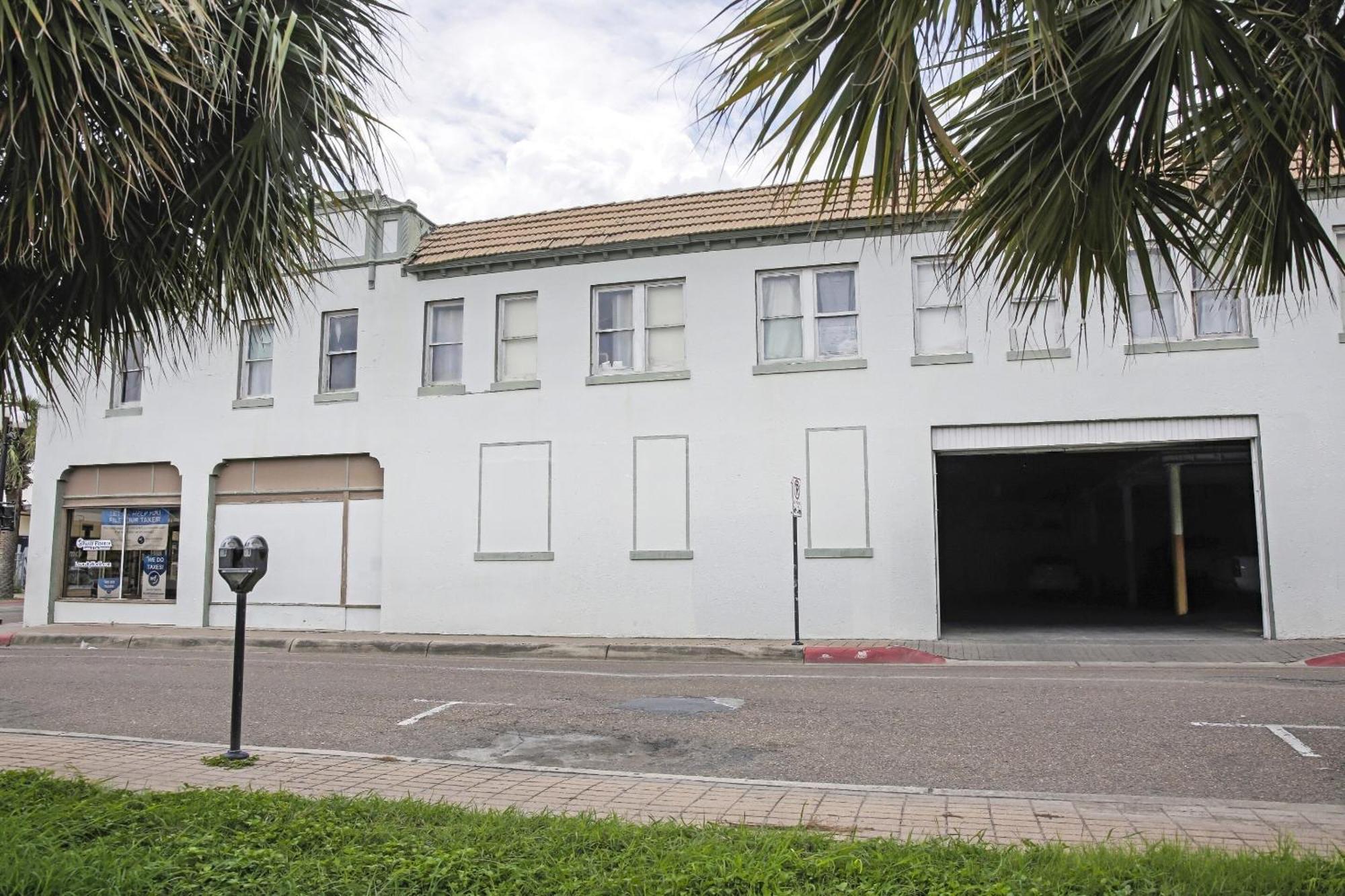 Oyo Historic Cameron Hotel Brownsville I-69E Ngoại thất bức ảnh