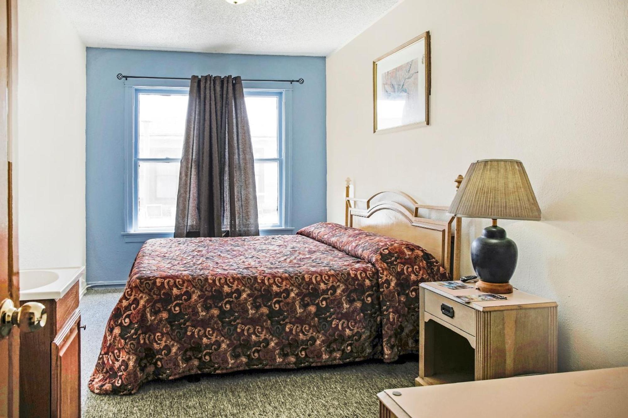 Oyo Historic Cameron Hotel Brownsville I-69E Ngoại thất bức ảnh