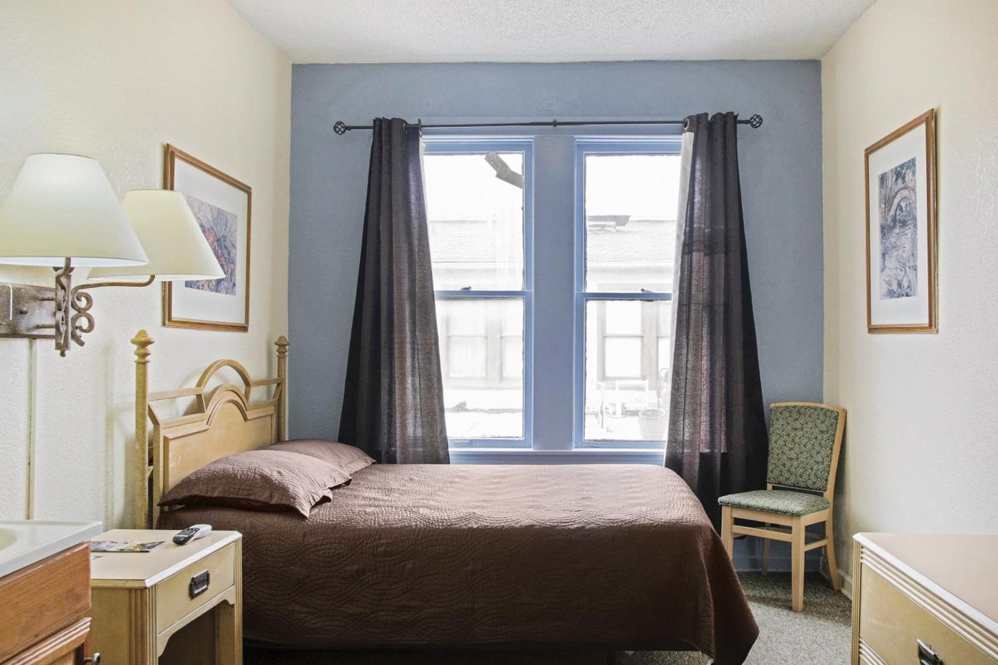 Oyo Historic Cameron Hotel Brownsville I-69E Ngoại thất bức ảnh